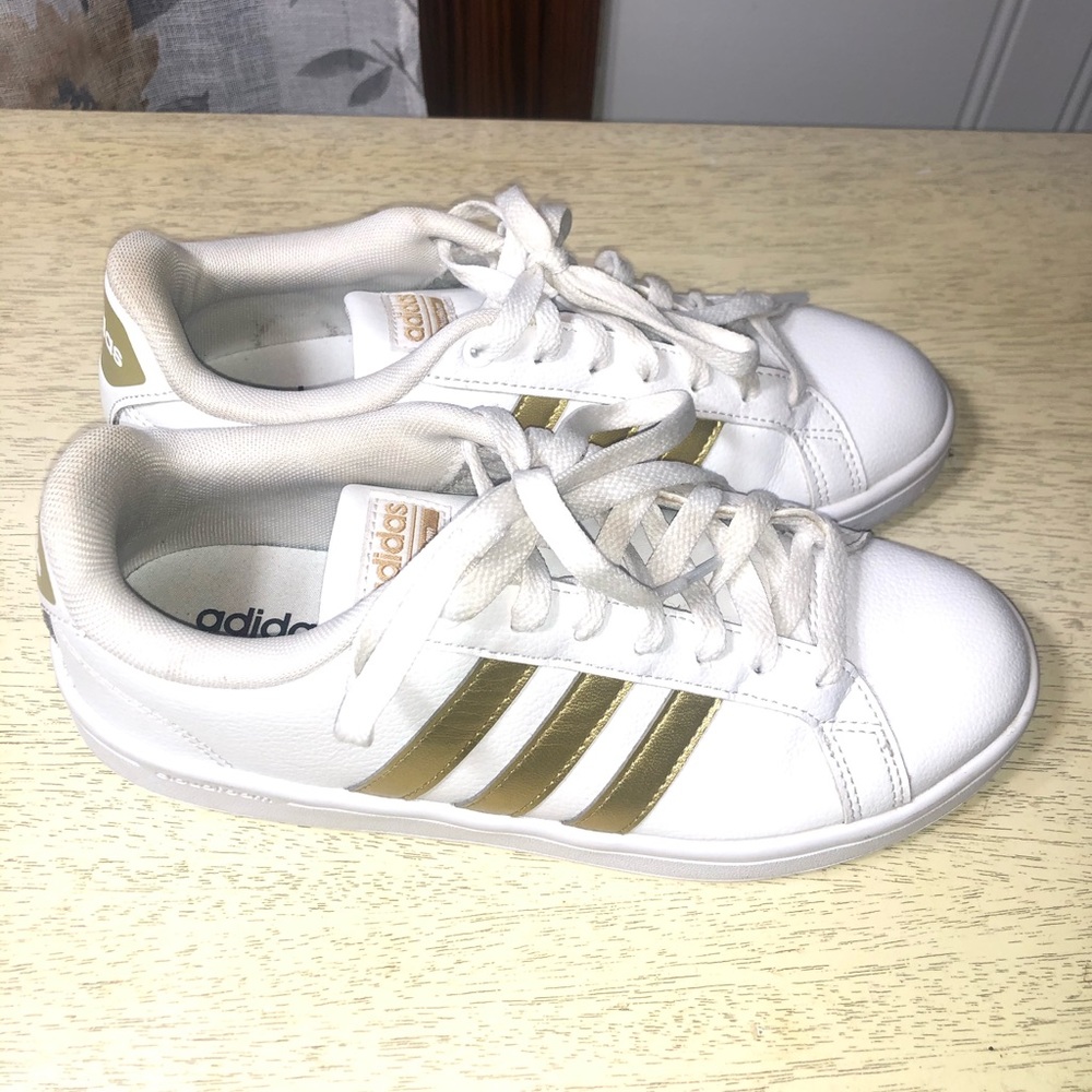 Adidas cloudfoam sneakers
